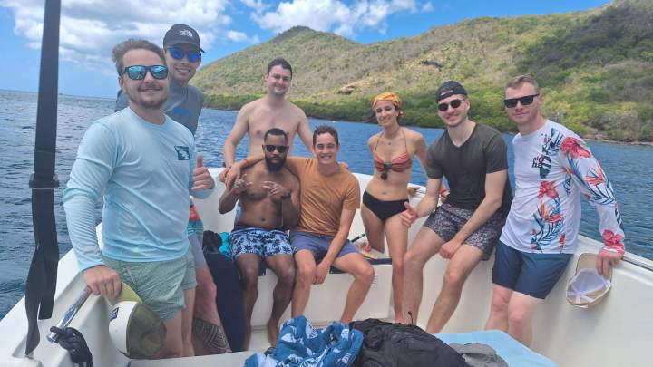 Moment convivial en mer Les Trois-Îlets